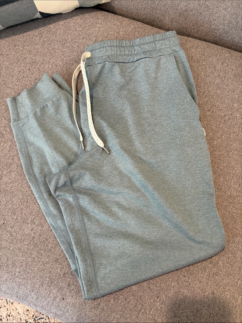 Vuori Performance Jogger - Heathered Sage Green with Drawstring - medium